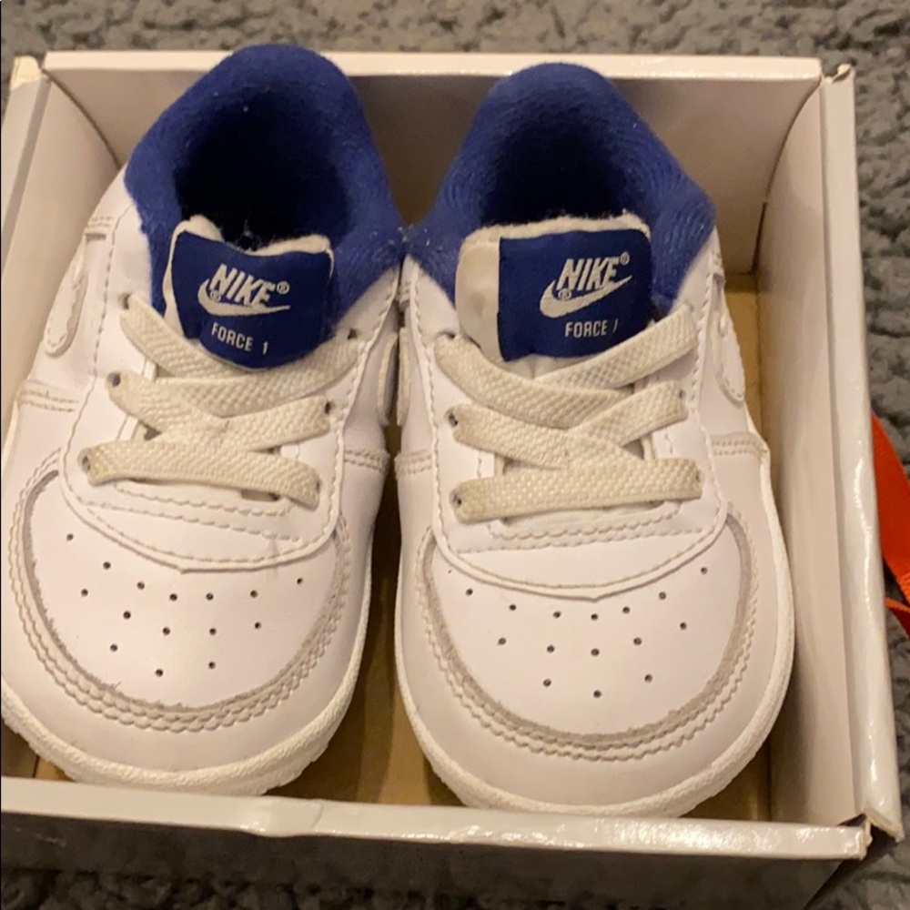 Infant sneakers